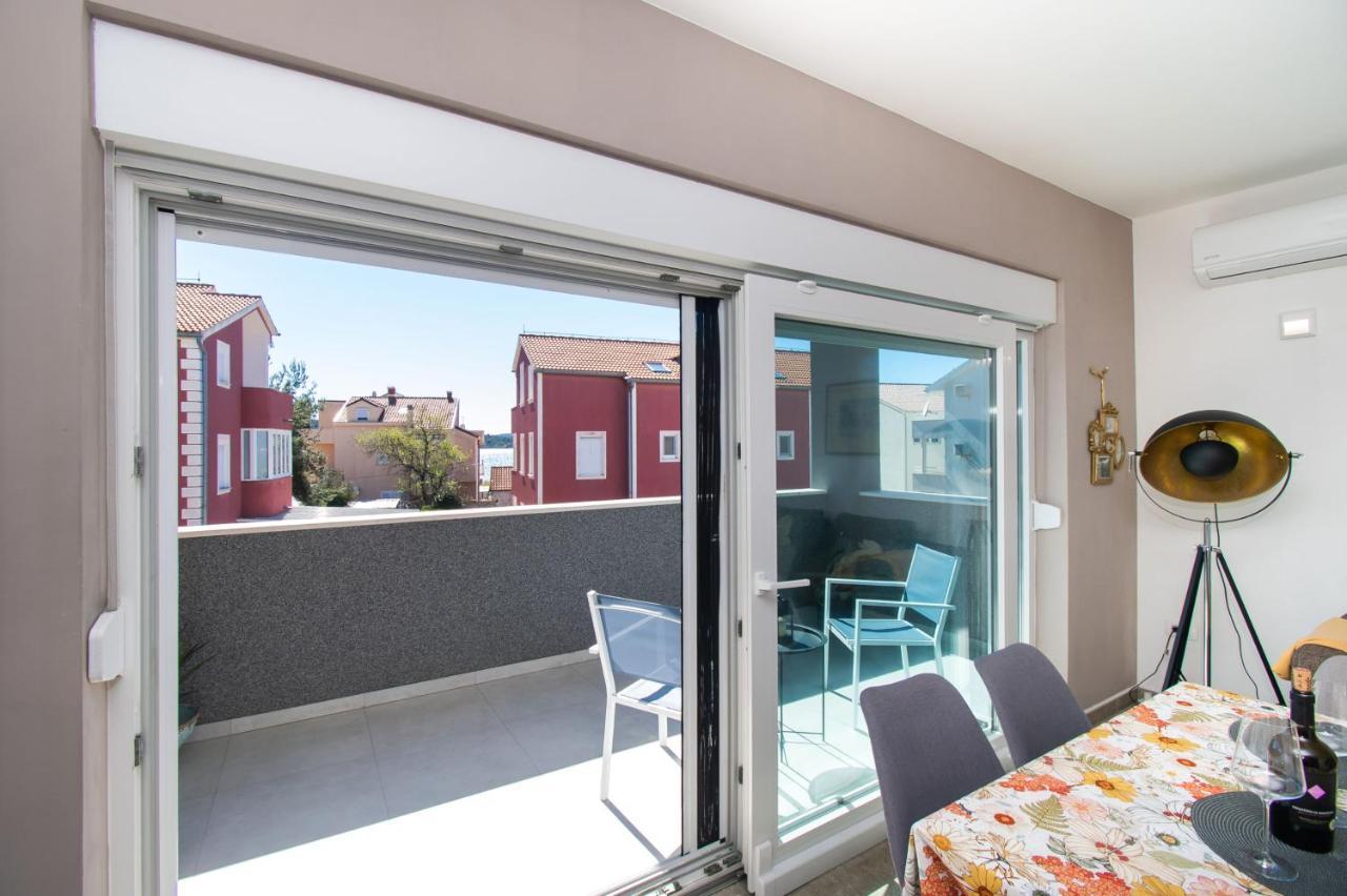 Apartman Benmi Vodice Exteriör bild